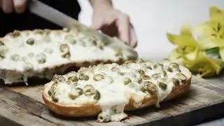 How to Make Green Olive Garlic Cheese Bread | Olive + Garlic Cheesy Bread (Recipe Included!)