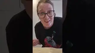 Давайте испечем булочки с корицей.