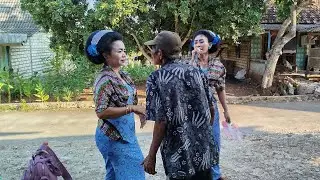 Kakek ini begitu bergairah menari bersama waranggono | Tayub keliling
