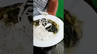 Filete de pescado  envuelto en Hoja Santa.
