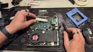 Как установить SSD-накопитель в настольный компьютер Dell 5060 micro малого форм-фактора