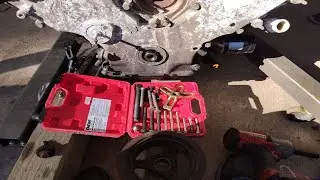 4.6L Harmonic Wheel Balancer Removal, With Tool #crownvic #grandmarquis #mechanic