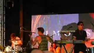 The Limousines - Solo LIVE @ Live 105.3 BFD 2013