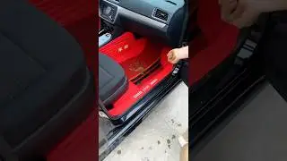 La mamma ha sporcato la macchina nuova con la terra! 🚗😱#shorts