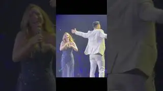 TREMENDO BESO Carlos Rivera y Cynthia Rodr&iacute;guez