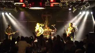 The Deal Las Vegas Performs Straight On/Barracuda