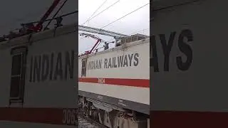 Valsad WAP-7 With 22963 Bandra - Bhavnagar Weekly SF Express #shortsfeed #shorts
