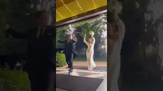 UNA ENTRADA UNICA E IMPONENTE 😍😍#wedding #funny #ideas SUSCR&Iacute;BETE meta#100k