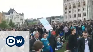 Hungary: Thousands rally for Soros university | DW English