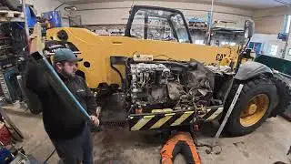 PURETAAN KUROTTAJASTA HAJONNUT MOOTTORI || BROKEN MOTOR REMOVED FROM TELEHANDLER