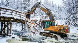 Christmas Miracle 3-Day Ice Bridge Construction Challenge | Ultra Realistic Diorama !