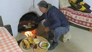 Köyde Soğuk Karlı Bir Gün / Köy Ocaklığında Kızarmış Ekmek Ve Çay/ Köy Yaşamı/ Kırsalda Yaşam