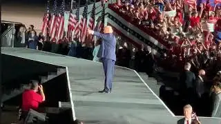President Trump Dances to YMCA 🖐😎 Sanford Airport Florida 10/12/20