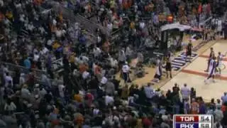 Shaq Dives Into the Crowd