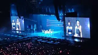 BLACKPINK Performs 