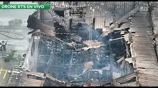 Incendio en imprenta de Guayaquil consume techo y materiales inflamables