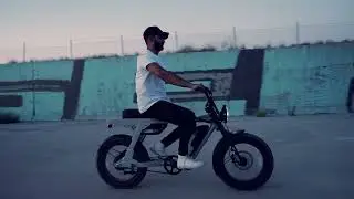 Electric Bike That Looks Like a Motorcycle | Lyric Cycles Graffiti eBike