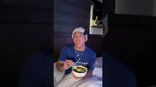 Making guac in bed 🥑 #shorts #cooking