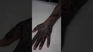 Sacred geometry hand fingers tattoo process. artist E.Stricker #tattoo #tattooartist #tattooprocess