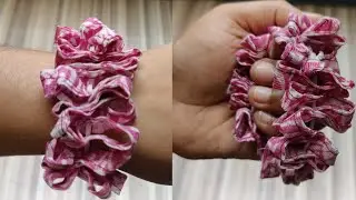 Rubber-band from waste clothes.