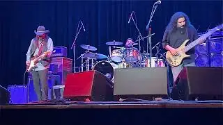 Los lonely boys/born on the bayou/(creedence Clearwater revival cover)Lynn  Memorial auditorium