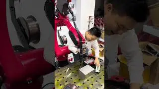Industrial robot #welding #machine #show #factory #robot