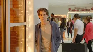 Review: Broadway adaptation 'Dear Evan Hansen' is a well-meaning musical misfire better left on stag