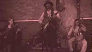 Circulus perform Precious Mountains