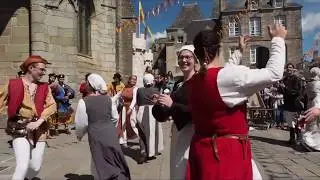 Dancing by Marazula - 2017 Guerande Medieval Festival (Gu&eacute;rande F&ecirc;te M&eacute;di&eacute;vale)