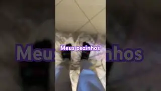 Heitorzinho pegou o celular&hellip; e s&oacute; gravou o p&eacute; pulando! 😂📱👣