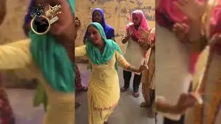 Pakistan hidden talent | Local Street Singer | Pakistani Singer Magical Voice || women Singing Song