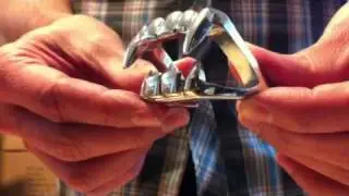 GAMAGO Bite Me Bottle Opener