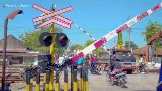 Perlintasan Kereta Api Stasiun Ceper Klaten Indonesian Railway Crossing