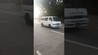 #vintage na #puting #van may #sakay na mga #bata #galing sa #school #dahilan ay #service #vehicle na