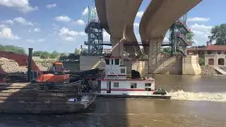 Norfolk Southern dash 9-40cw gets sandwiched by 2 CP es44ac's.