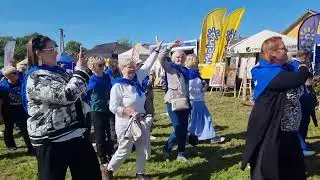 Dożynki Powiatowe w Boninie. Barwny korow&oacute;d