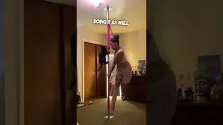This cat knows how to pole dance 😂