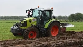 Claas Arion 440 & Steeno Varial 3-schaarploeg