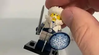 LEGO collectible minifigure series 22 - Snow Guardian set 71032