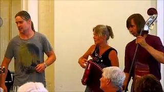 Acoustrio plays for the first time in Athens