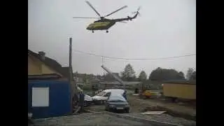 Montaż konstrukcji kolei linowej na Dębowcu w Bielsku-Białej z użyciem śmigłowca Mi171