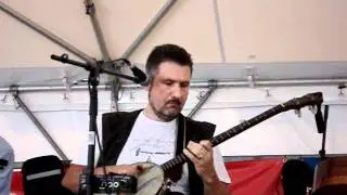 Medley: The Turtle's March (Livio Guardi) / Well May The World Go ( Pete Seeger)