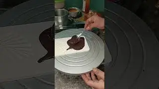 chocolate garnishing chocolate leaf 🌿 makingidea#subscribe#chocolategarnishing#leafmaking#cakedesign