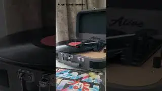 Виниловый проигрыватель Alive Audio Liberty!