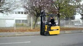 Chariot &eacute;l&eacute;vateur Caterpillar EP16KT 6695 Capm Europe
