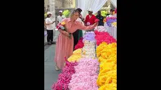 CJ Hendry&rsquo;s FLOWER MARKET 2.0 Blooms at Rockefeller Center in Midtown Manhattan, New York City 2025