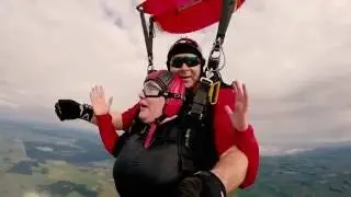 Aušros Maldeikienės šuolis parašiutu iš 3 km aukščio