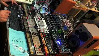 TTDI Loop (Live) - Nom Nom Noodlez Track#3 on Korg Volca Sample, Bass, Keys and Beats + Korg SQ64