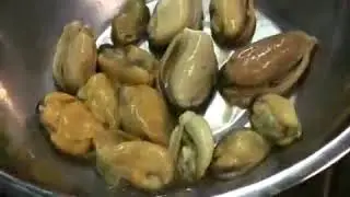 Albert Roux makes curried mussels