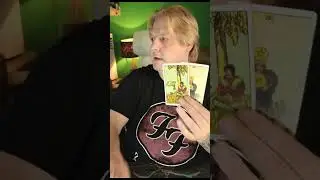 HOW TO BECOME A PROFESSIONAL TAROT READER